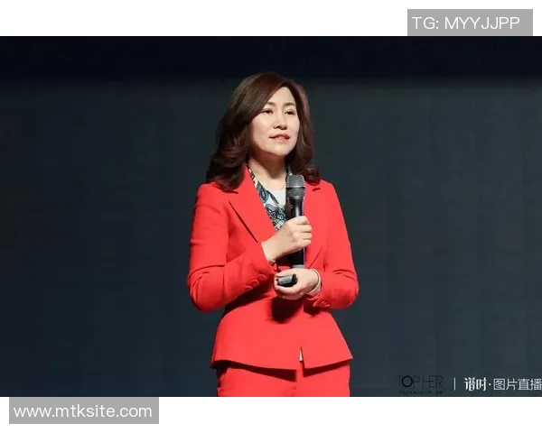 刘娜独家揭秘:深入浅出分享她的足球心得与技巧分析